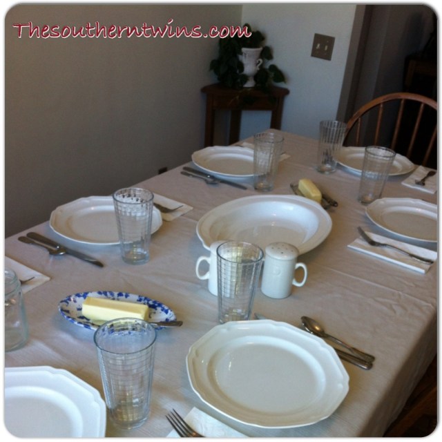 The Southern Lady Cooks Table at Thanksgiving